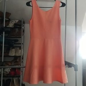 Sleeveless v neck dress